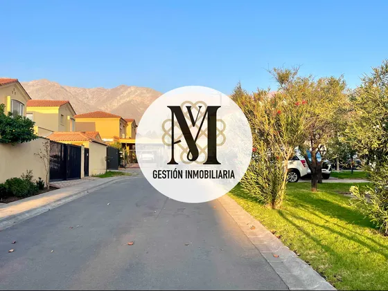 Barrio Familiar,5 Dormitorios,4 Baños,260m2 (100861)