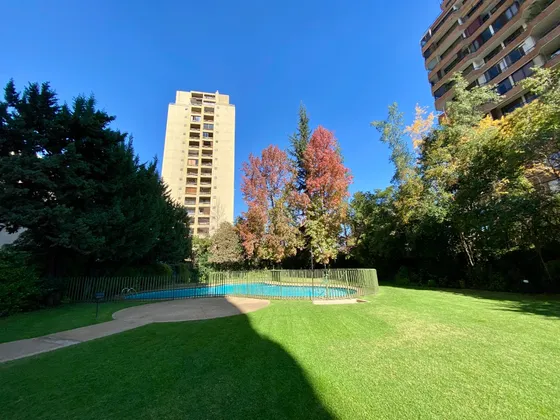 En Venta Las Condes 3 Dormitorios Servicios