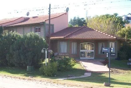 Villa Carlos Paz: Complejo De 4 Duplex: Cada Uno Consta De 3 Camas Completas De 1 Plaza, 1 Cama 2 Plazas, T.v F: 1507
