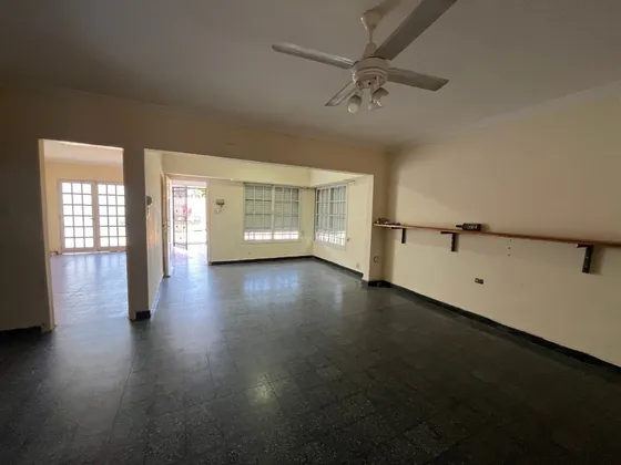 Amplia Casa En Venta En Barrio Mayoraz - Santa Fe, Capital