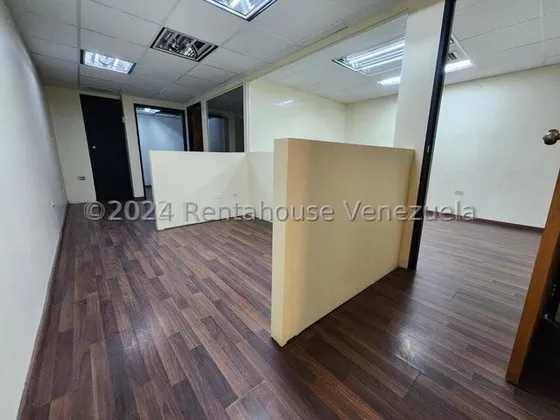 Oficina Totalmente Lista Para Ocupar En Alquiler En Lomas De La Trinidad #25-3945