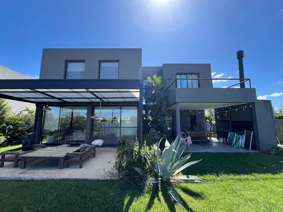Casa A La Laguna En Venta En Barrio San Rafael, Villanueva