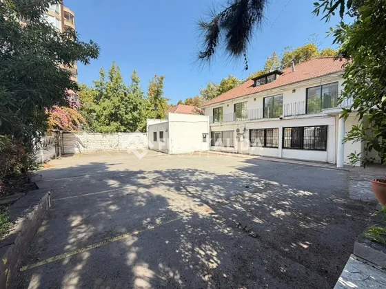 Gran Casa, Adaptada Para Oficina En Venta Providencia