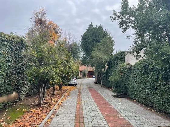 Casa En Venta De 5 Dorm. En Lo Barnechea
