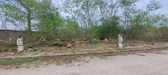 Terreno En Yaxkukul A 3 Minutos De La Carr. Mérida-motul