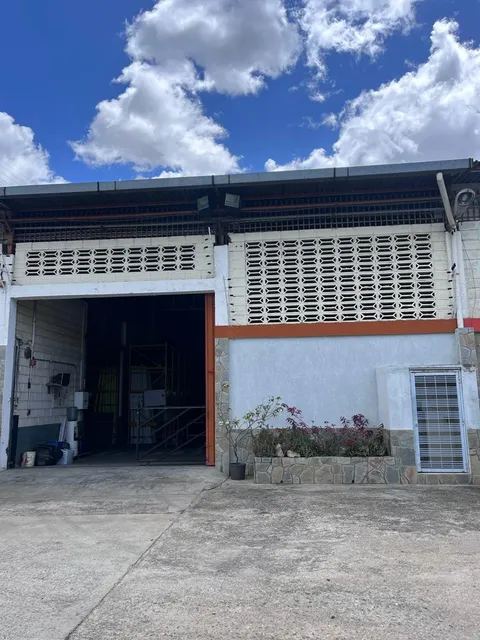 Galpon En Centro Empresarial La Guaricha La Morita I Gm