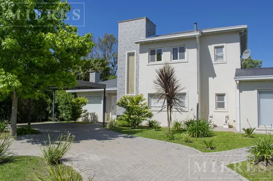 Casa En Venta Sobre Lote Interno En Haras Santa Maria Barrio Las Lomas