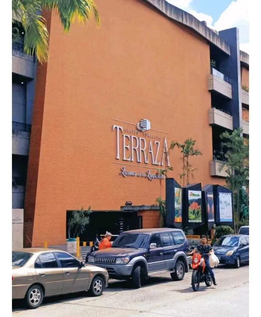 Alquiler Local Comercial Tza De La Lagunita 88 M2