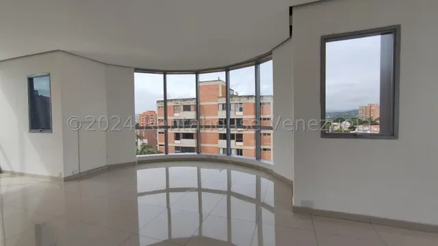 Norgelin Diaz Alquila Oficina O Local En La Torre Esser En La Avenida Con Planta Eléctrica Al Este De Barquisimeto Cod.25-15130  
