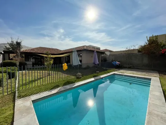 Arriendo Los Montes, 1 Piso, 3d 3b, Piscina Y Quincho