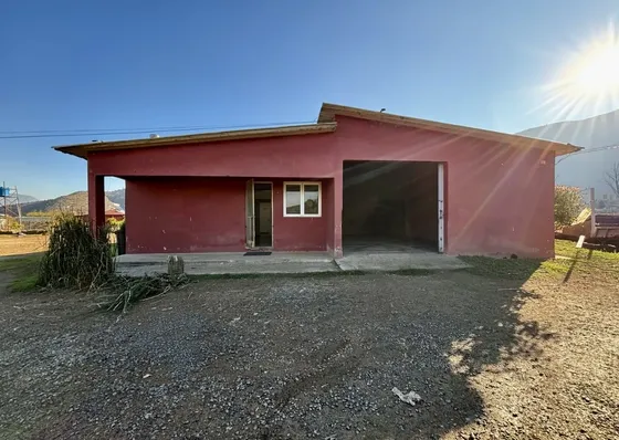 Excelente Casa Con Bodega En Lugar Tranquilo Entrega Inmedia