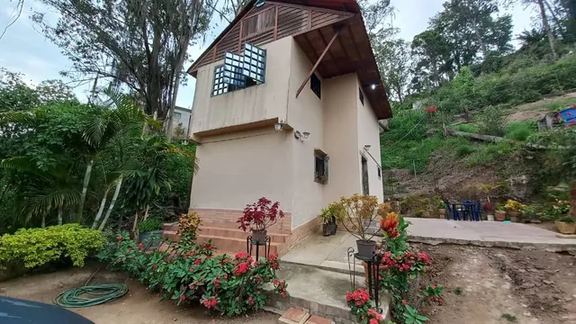 Casa Chalet Mas Terreno,  En Venta,los Hatico K 13,50m²c, 402m²t,np