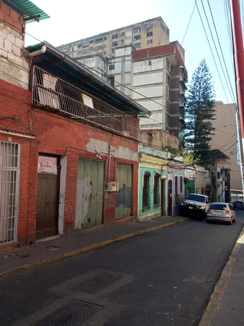 Oportunidad De Inversion Casa Con 2 Locales La Pastora