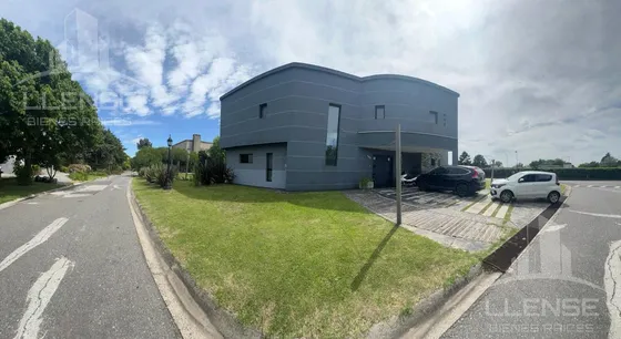 Casa 4 Ambientes Con Pileta En Venta - Ombues De Hudson
