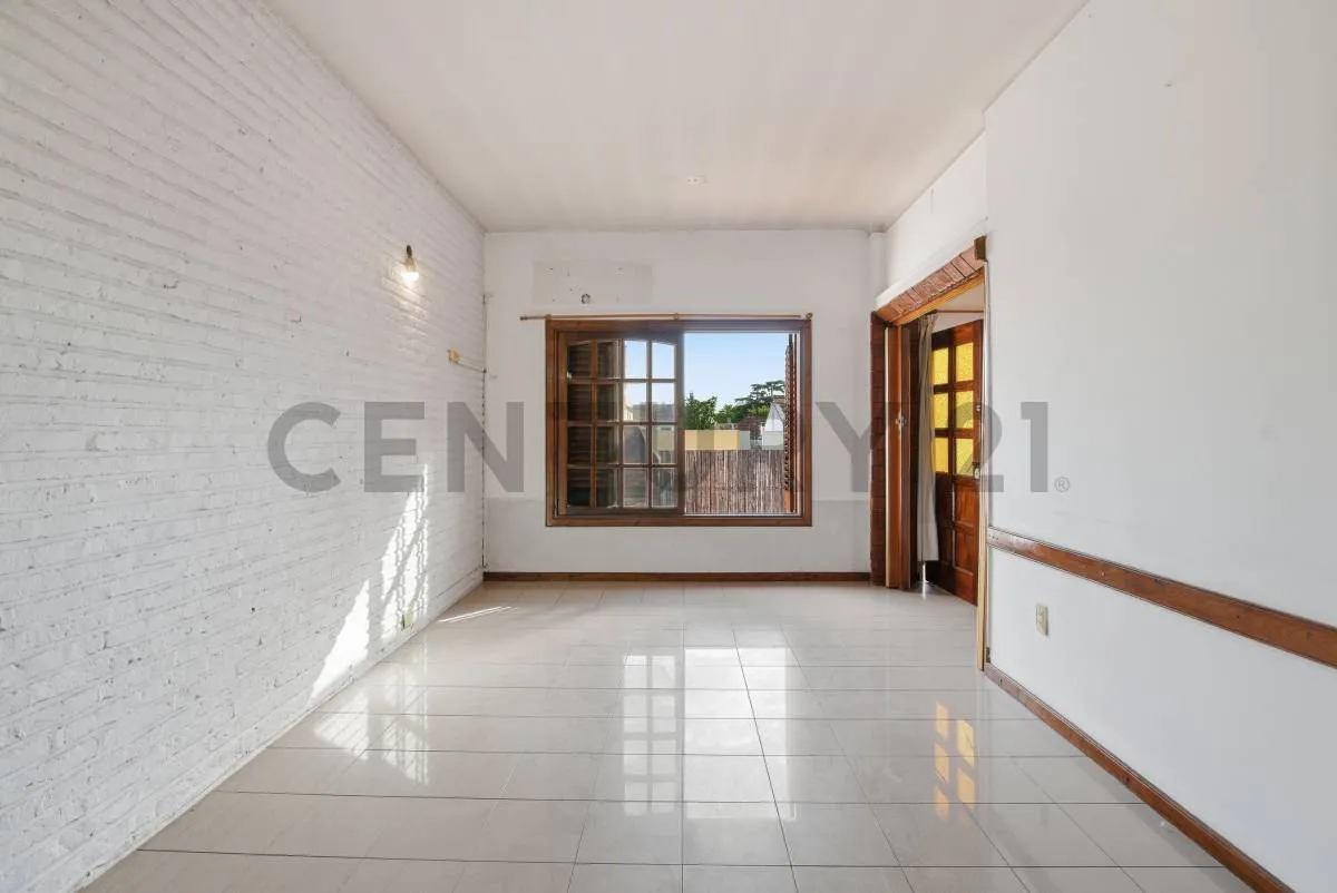 PH on Upper Floor with 4 Rooms in Castelar South | Terrace with Grill and Front Balcony