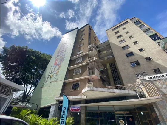 Oficina En Alquiler En Altamira. 100 M2 3h/1b