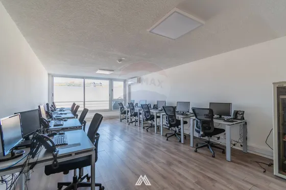Venta De Oficina Con Renta  Garage Parque Batlle