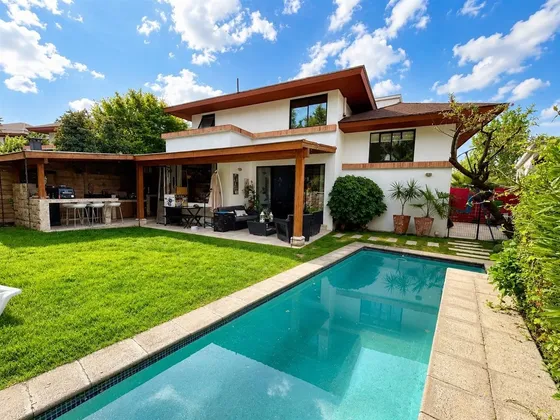 Casa En Venta Condominio Las Condes/ Sector Los Dominicos