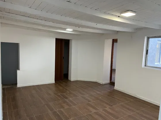 Casa  Nueva A Estrenar En Primer Piso Por Escalera.3 Habitaciones .patio Y Cochera Techada.ubicacion A Pasos De Plaza Cuba Agraciada Y Bulevar Artigas.ideal También Consultorios,empresa.