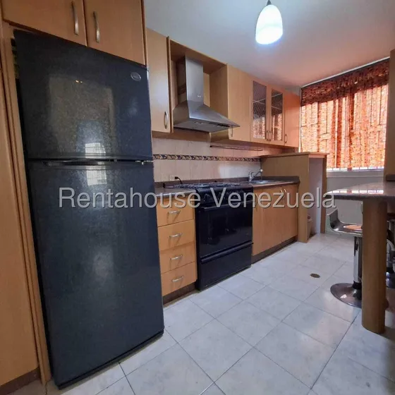Colinas De Bello Monte. Parcialmente Amoblado En Alquiler Mls #25-14856 Me