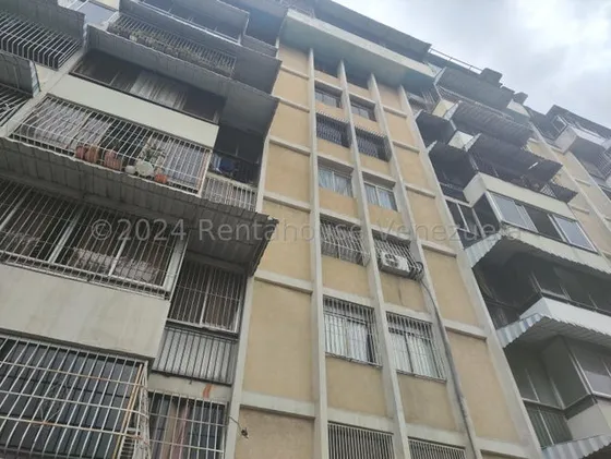 Jg Cod Flex 25-26 Se Vende Bello Y Comodo Apartamento En El Paraiso Negociable, 4 Habitaciones