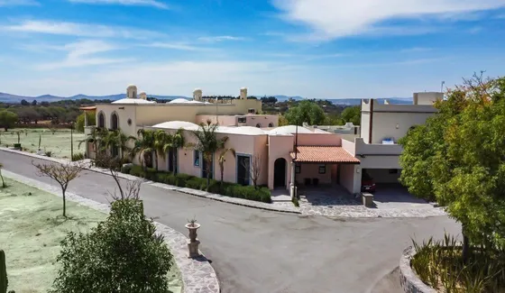 En Venta Casa De Lujo Con 3 Recámaras Y Amueblada En San Miguel