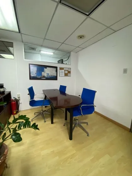 Oficina Para Venta En Santa Paula  #2102