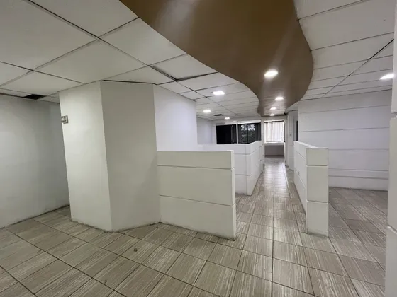 Oficina En Alquiler, Centro Empresarial Europa, Maracay.