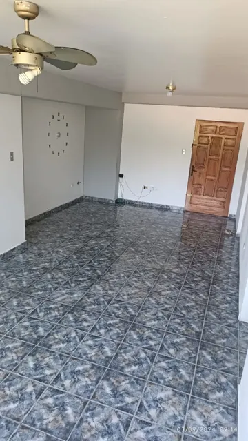 Leandro Araque Inzitu Realtors Ofrece En Alquiler O Venta Apartamento Semi-amoblado, Res. Holiday Palace Iv, El Bosque 