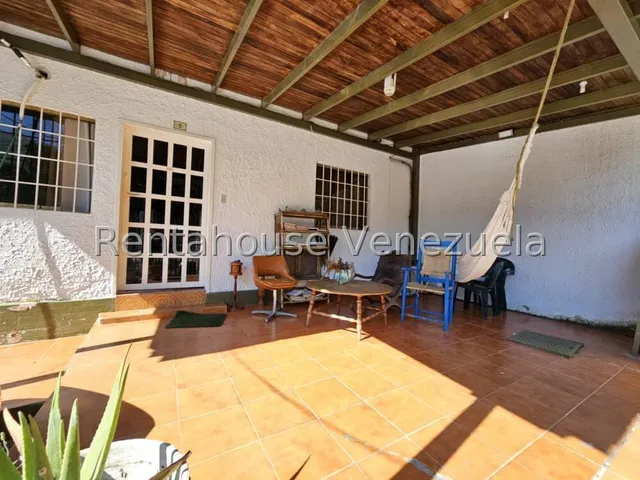 Casa En Venta En El Limón Maracay 25-7935 Irrr
