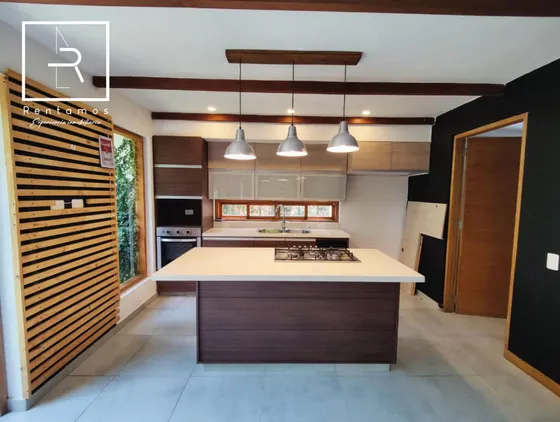 Casa En Venta En Loma De Las Brujas. Cod V10824