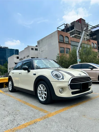Mini Cooper 1.5 Pepper 5 Puertas At