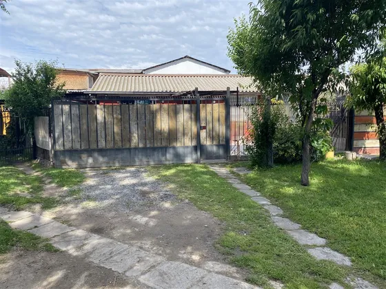 Casa En Venta De 3 Dorm. En Maipú