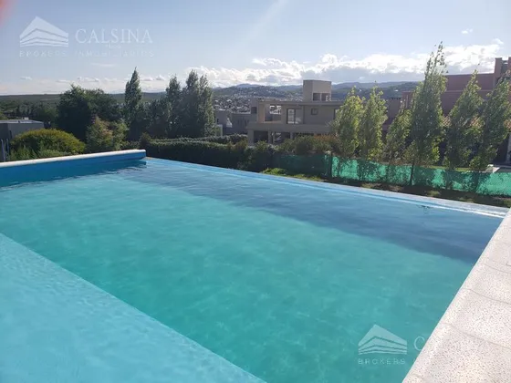Casa En Venta 4 Dormitorios - La Cuesta - La Calera  - Córdoba