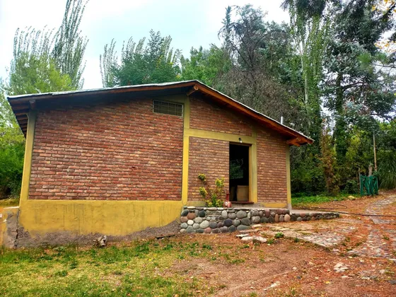 Casa En Venta - 2 Dormitorios 1 Baño - 4.500mts2 - Luján De Cuyo