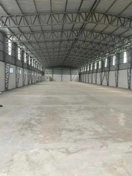 Se Alquila Importante Local Comercial O Industrial R8k20m