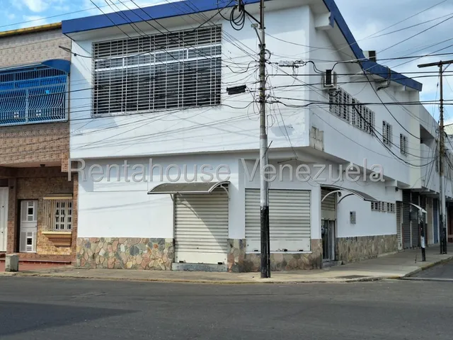Local En Alquiler Calle 10 De Diciembre Maracay 25-15766 Jecg