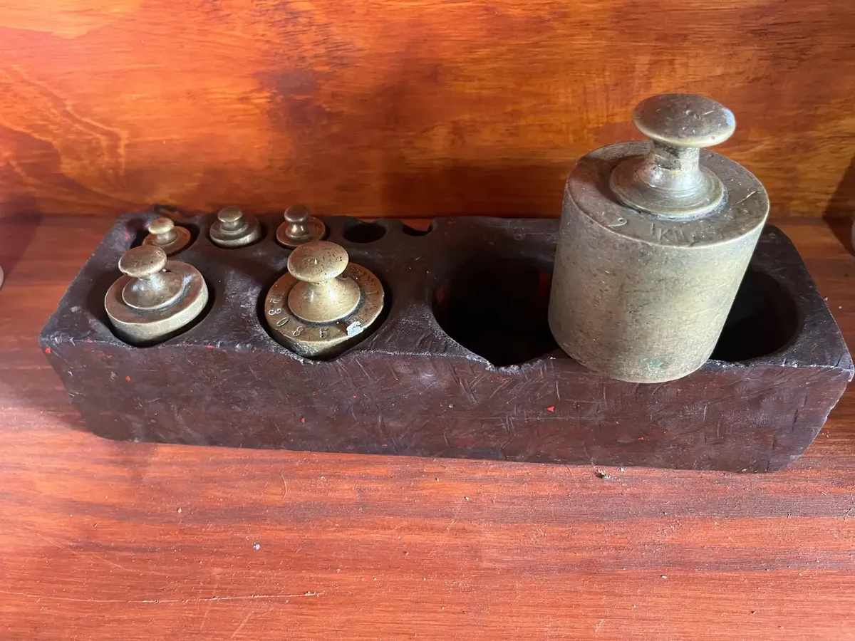 Antique Scale65563023146370124
