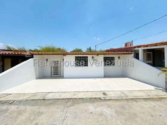Nataly Zambrano*25-18080 Bella Moderna Acabados De Primera Casa (1 Nivel) En Venta En Tierra Del Sol, Para Empezar Una Nueva Historia Con Tu Familia .
