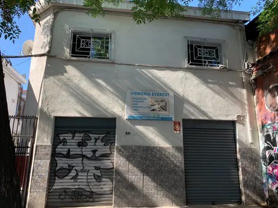 Venta De Casa Con Locales Comerciales En Calle Cacabuco, San