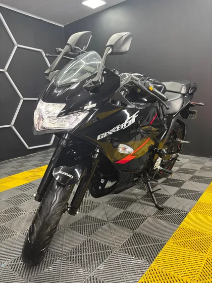 Gixxer 150 Sf 2024, Abs Delantero, Negra.