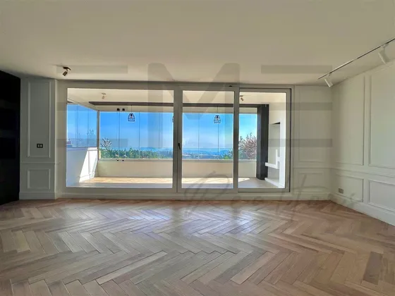 Departamento Remodelado En Venta De 2 Dorm. En Las Condes