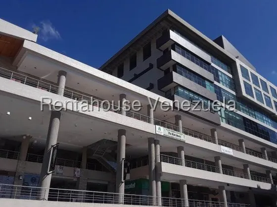 En El Exclusivo Centro Comercial Concepto La Viña, Reconocido Por Su Alto Tráfico Y Ambiente Profesional, Se Encuentra Esta Oficina / Consultorio En Alquiler, - Centro Comercial Moderno 