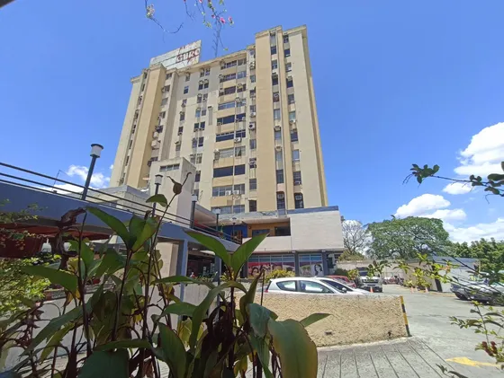 Oficina En Venta, Av Bolivar , Torre Valencia G.g