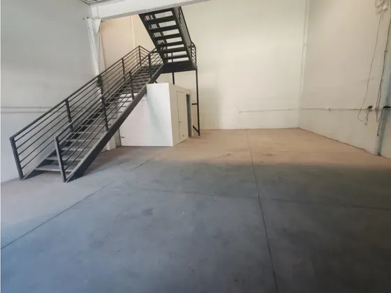 Arriendo Bodega Uso Mixto Colina