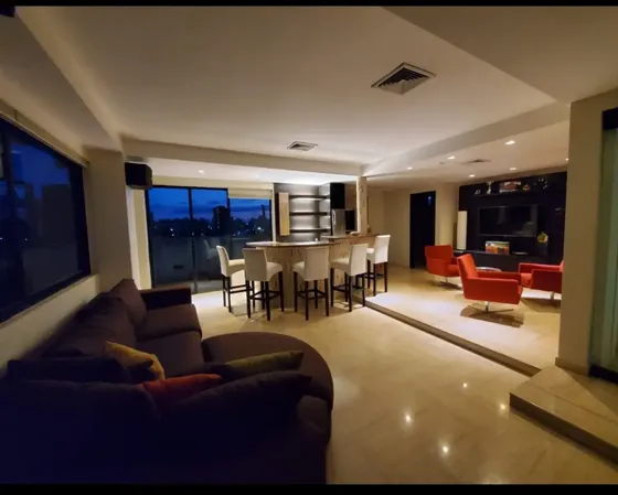 Penthouse Con Planta Y Agua (je)