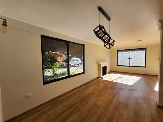 Casa Venta De 3 Dorm, 2 B, Pje Cerrado, Remodelada, La Reina