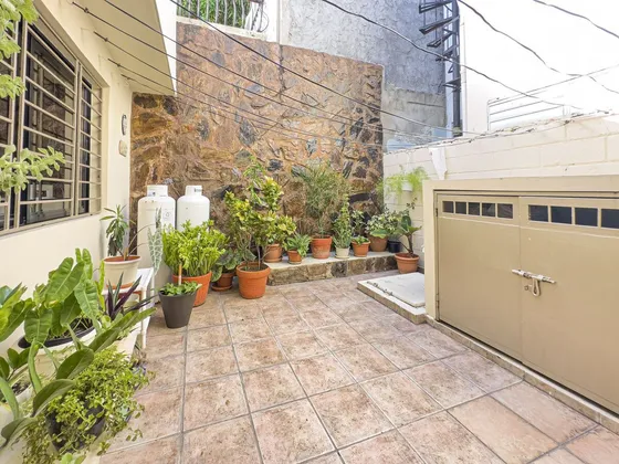 Tranquila Y Espaciosa Casa En Costa Brava, El Centro Del Dn.