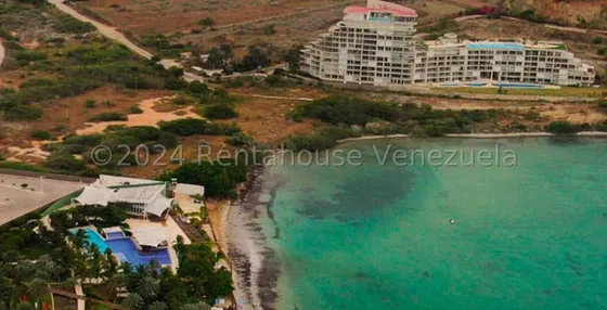 Espectacular Venta De  Lote De Terreno, Frente Al Mar Isla De Margarita.