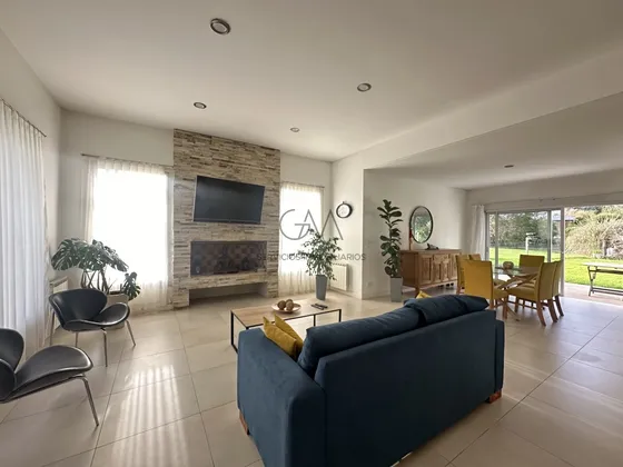 Casa En Alquiler En Barrio Rumenco